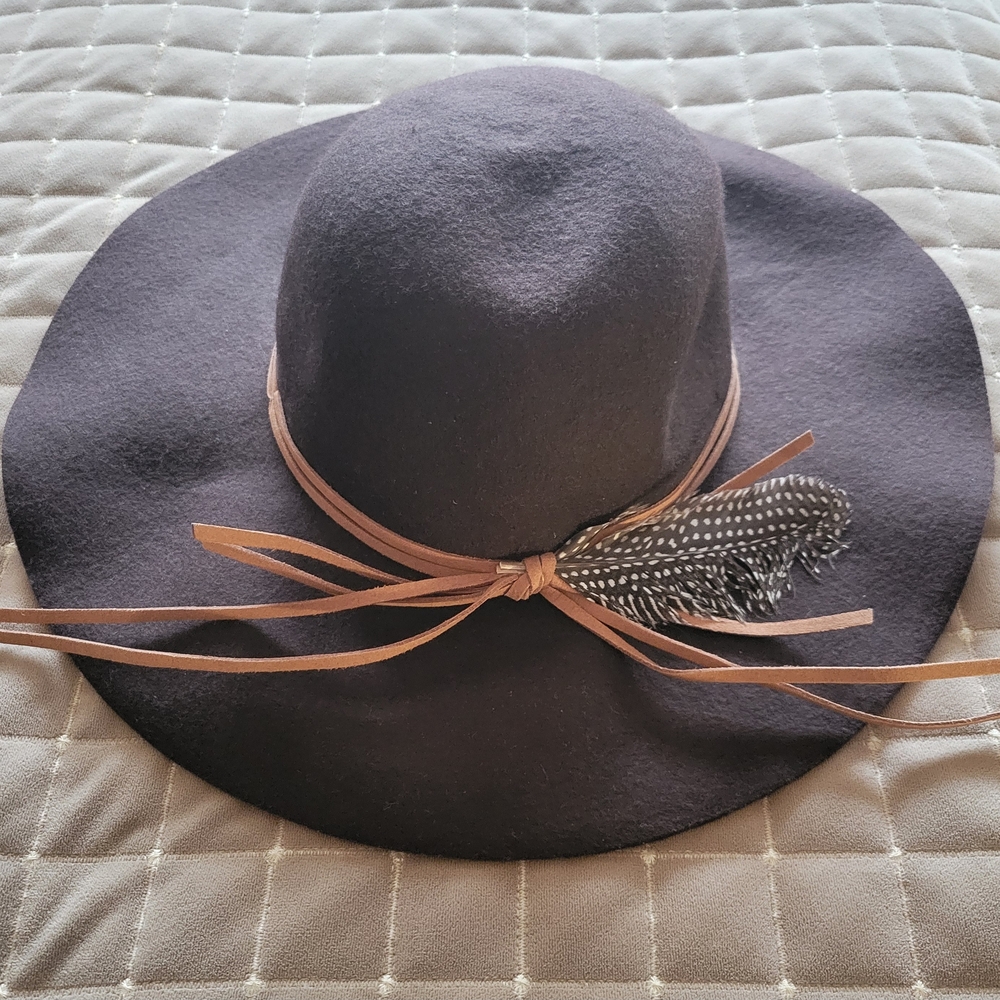 Elegant Black Wide-Brim Hat with Feather Accent